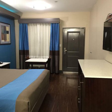 Maywood Crystal Palace Inn מראה חיצוני תמונה