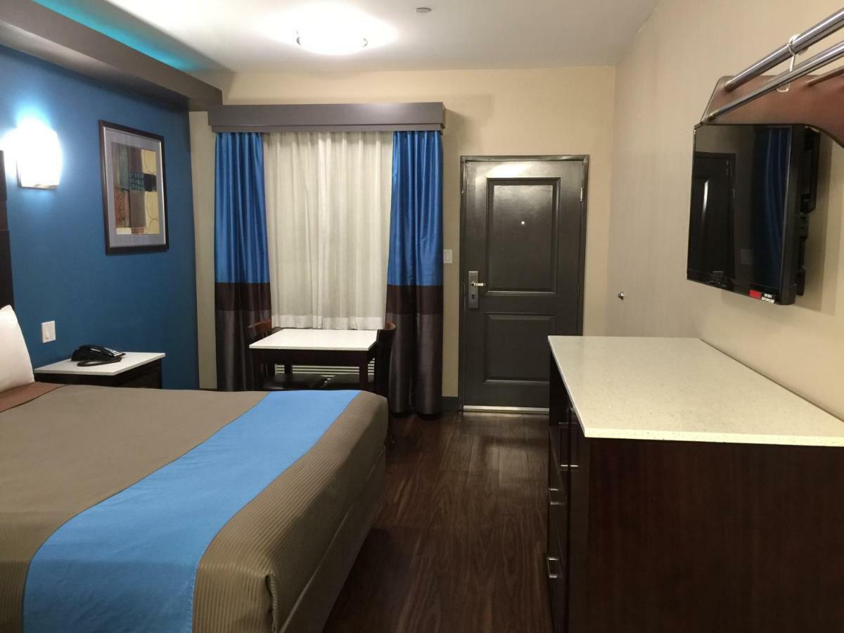 Maywood Crystal Palace Inn מראה חיצוני תמונה